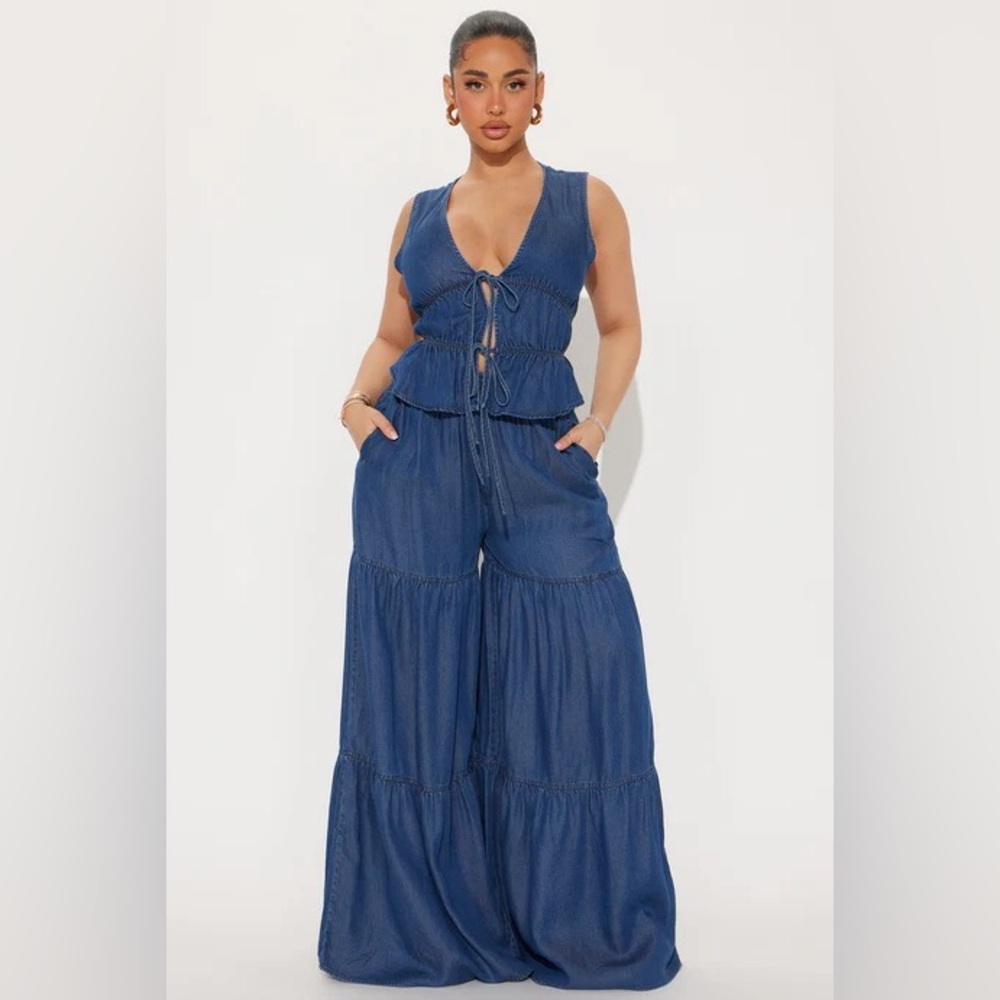 Fashion Nova Regina tiered denim set